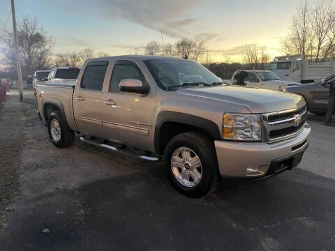 2009 Chevrolet Silverado 1500 for sale at VILLAGE AUTO MART LLC in Portage IN