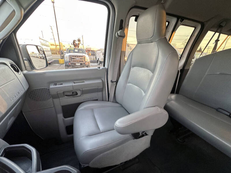 2014 Ford E-Series E-350 SD XL