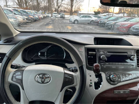 2012 Toyota Sienna