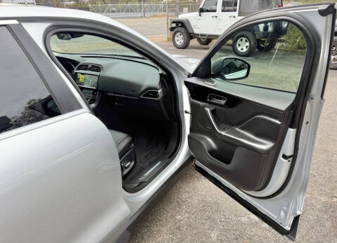 2019 Jaguar F-PACE 25t Premium