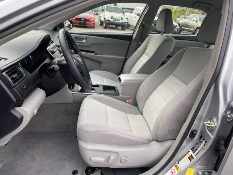 2017 Toyota Camry LE