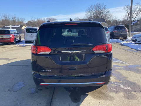 2017 Chrysler Pacifica Touring Plus