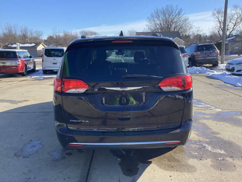 2017 Chrysler Pacifica Touring Plus