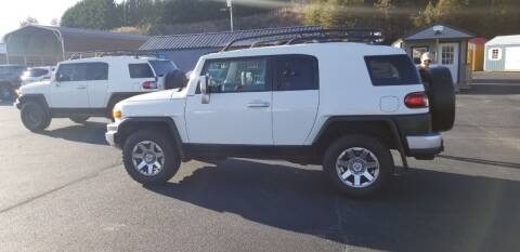 2014 Toyota FJ Cruiser for sale at Shifting Gearz Auto Sales in Lenoir NC