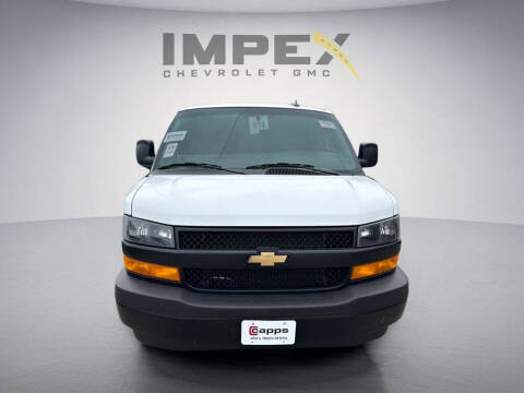 2025 Chevrolet Express LS 3500