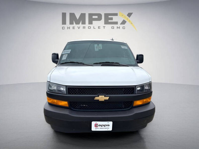 2025 Chevrolet Express LS 3500