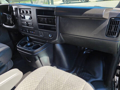 2023 GMC Savana 3500