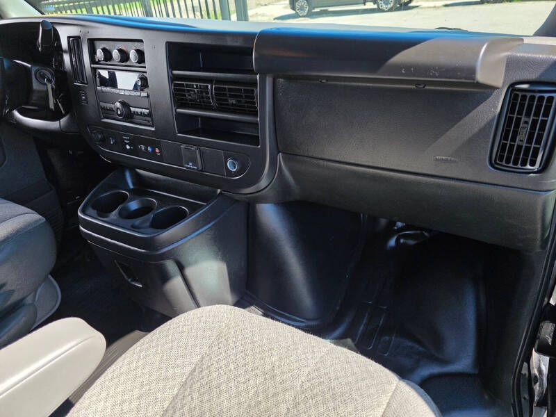 2023 GMC Savana 3500