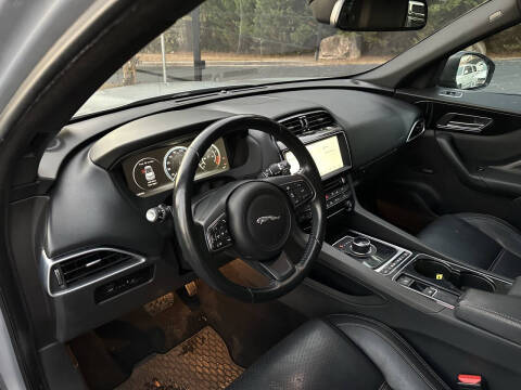 2017 Jaguar F-PACE 35t Prestige