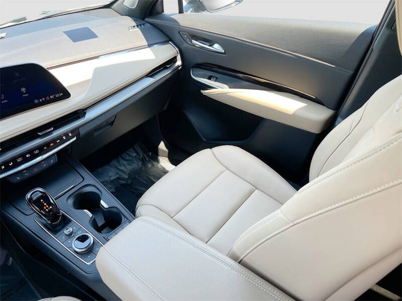 2024 Cadillac XT4 Luxury