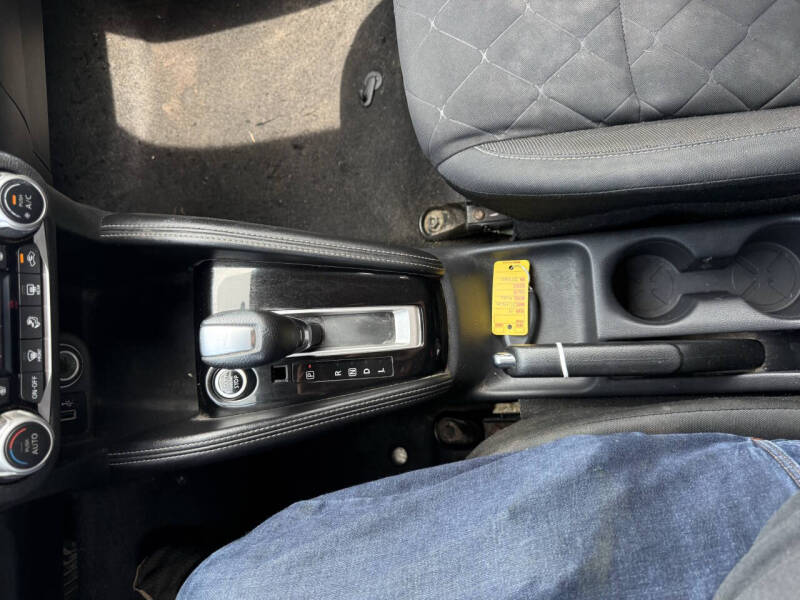 2019 Nissan Kicks S