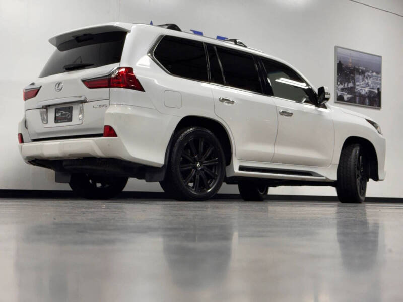 2017 Lexus LX 570