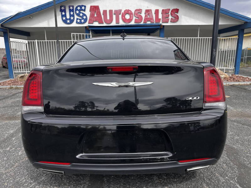 2019 Chrysler 300