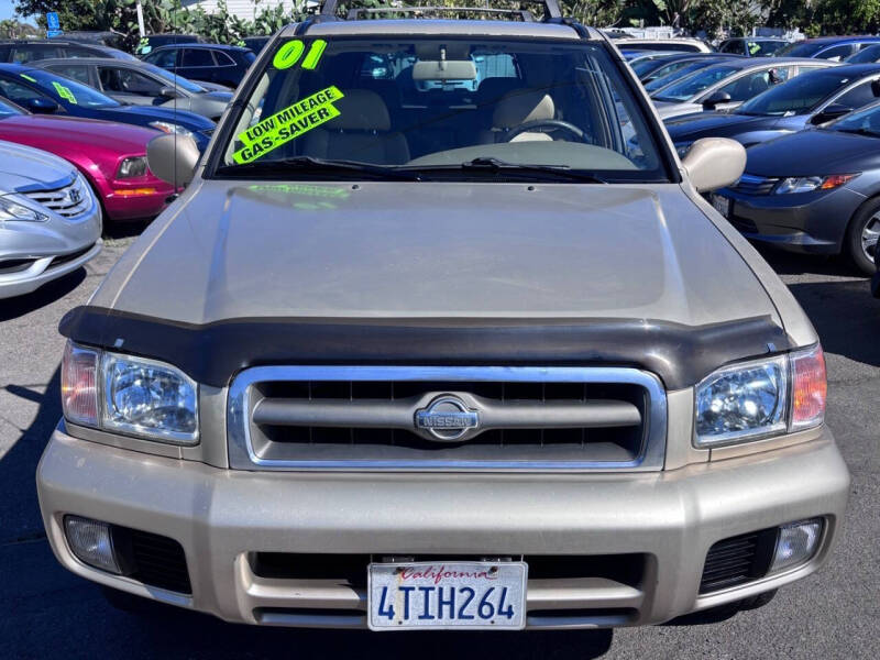 2001 Nissan Pathfinder LE