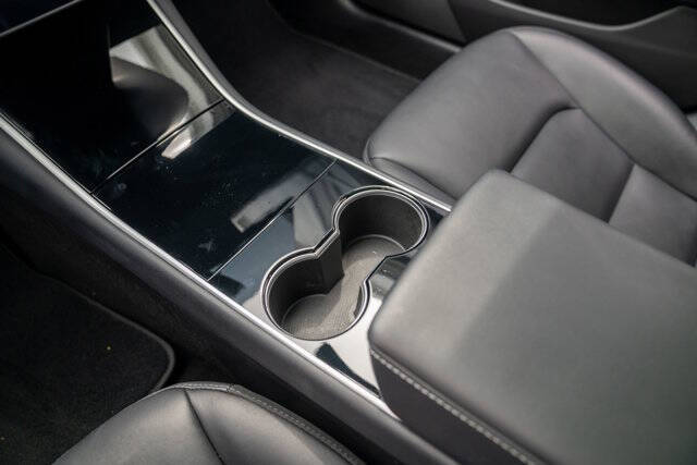 2020 Tesla Model 3 18