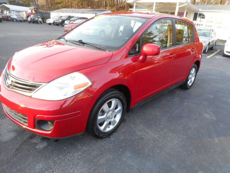 2012 Nissan Versa S's photo