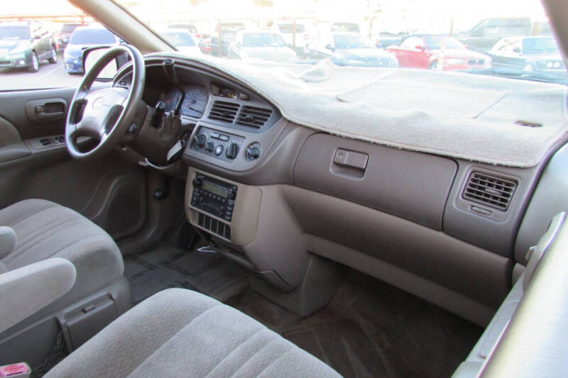 2002 Toyota Sienna CE