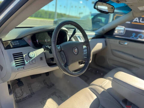 2011 Cadillac DTS Luxury Collection