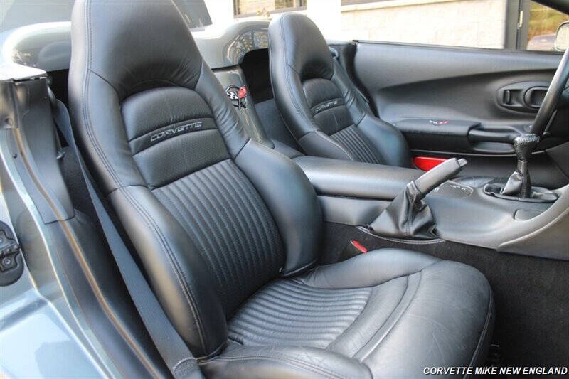 2004 Chevrolet Corvette 28
