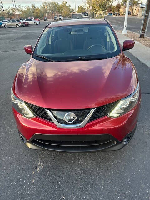 2019 Nissan Rogue Sport S photo 2