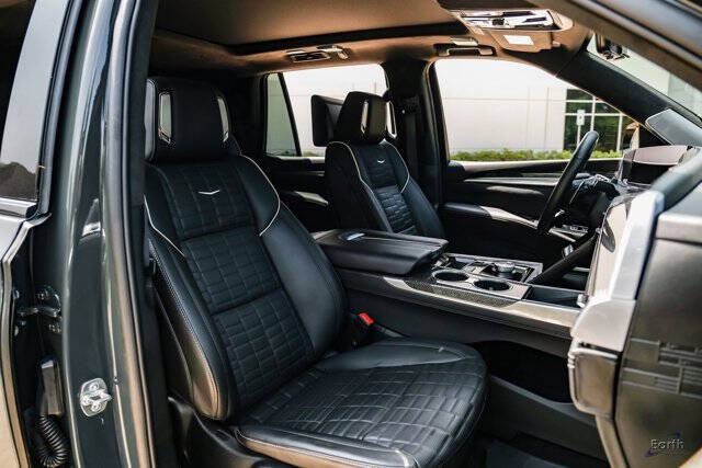2025 Cadillac Escalade-V