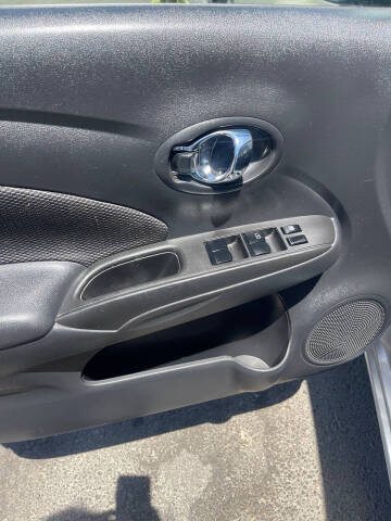 2019 Nissan Versa SV