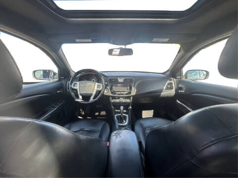 2012 Chrysler 200 Limited