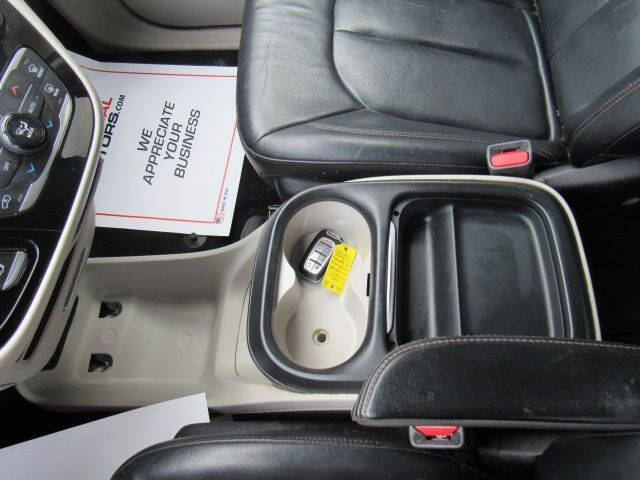 2017 Chrysler Pacifica Touring-L