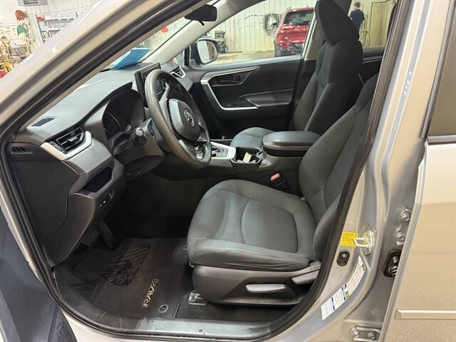 2019 Toyota RAV4 Hybrid LE