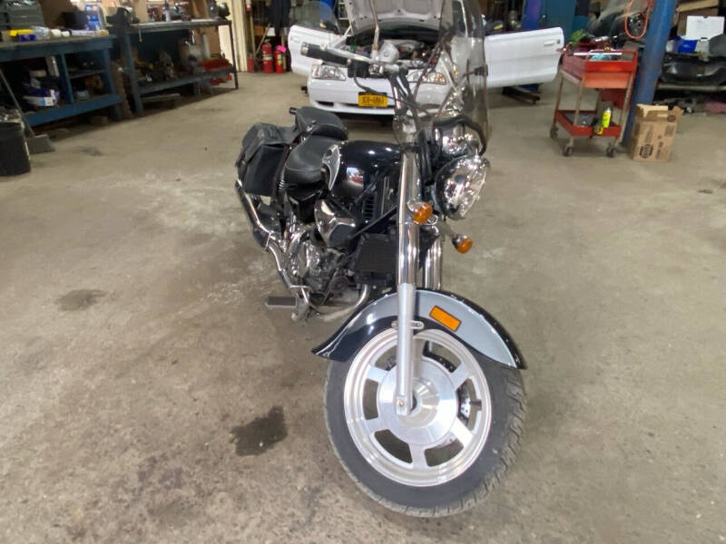 2012 Hyosing Aguila
