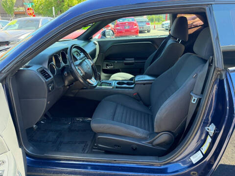 2014 Dodge Challenger SXT