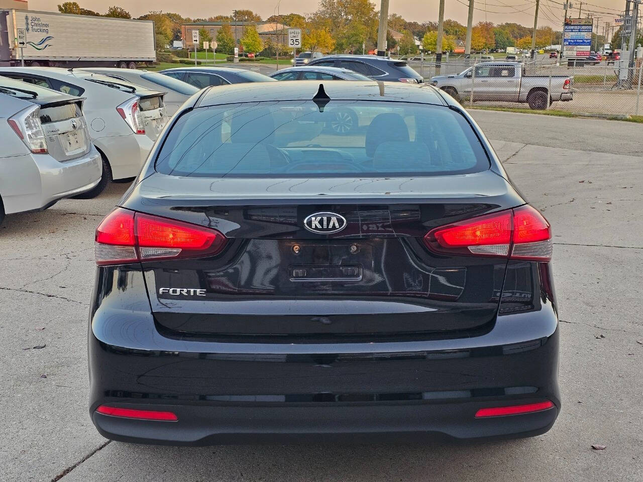 2017 Kia Forte for sale at Quantum Auto Co in Plainfield, IL