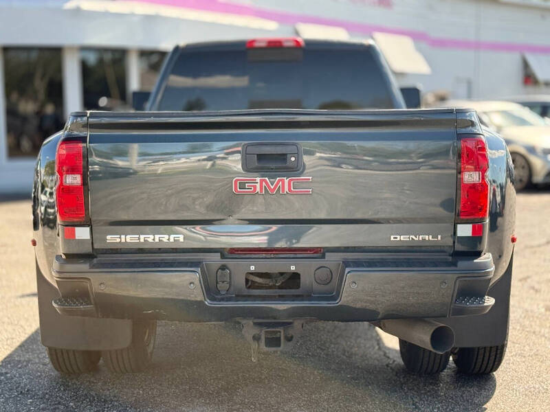 2017 GMC Sierra 3500HD Denali