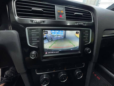 2017 Volkswagen Golf GTI SE