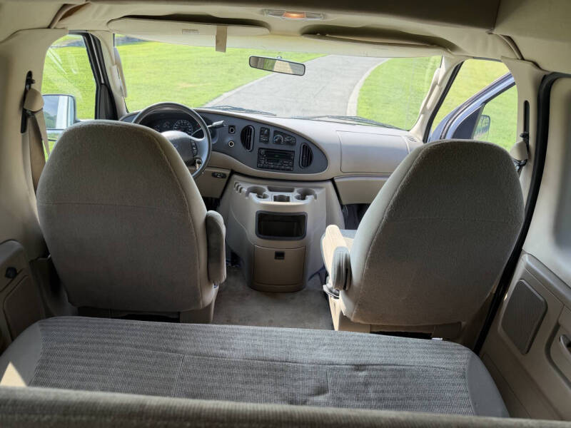 2003 Ford E-Series E-350 SD XLT