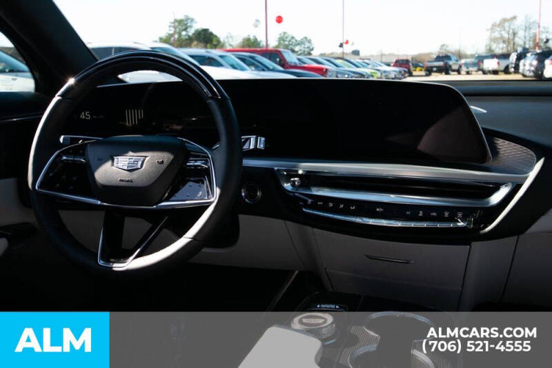 2024 Cadillac LYRIQ Sport 3