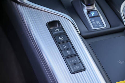 2025 Lexus LX 700h F SPORT Handling