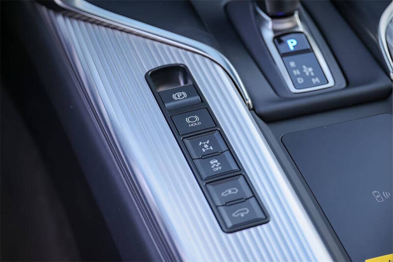 2025 Lexus LX 700h F SPORT Handling