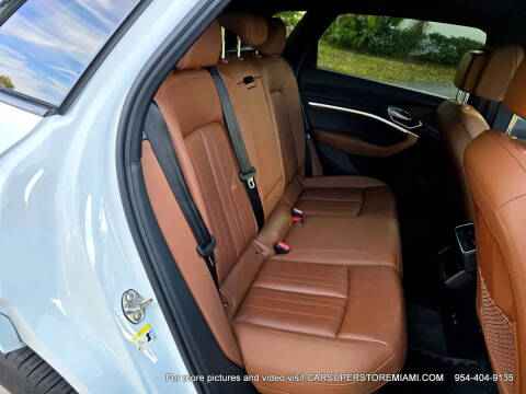 2021 Audi e-tron quattro Premium