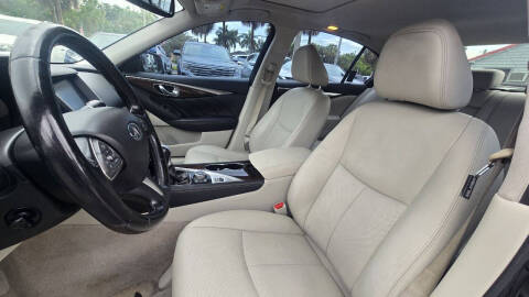 2015 Infiniti Q50 Premium