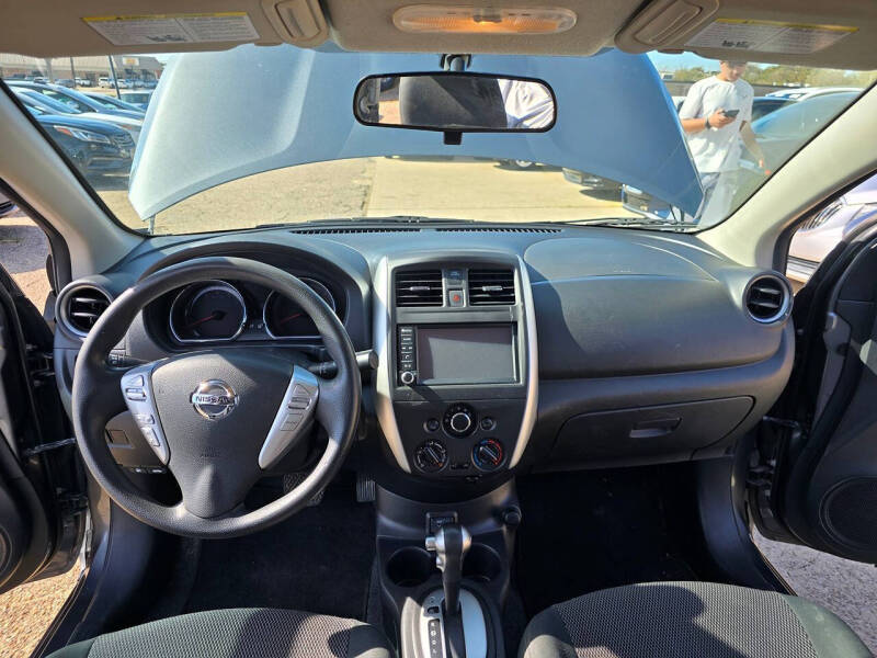 2019 Nissan Versa SV