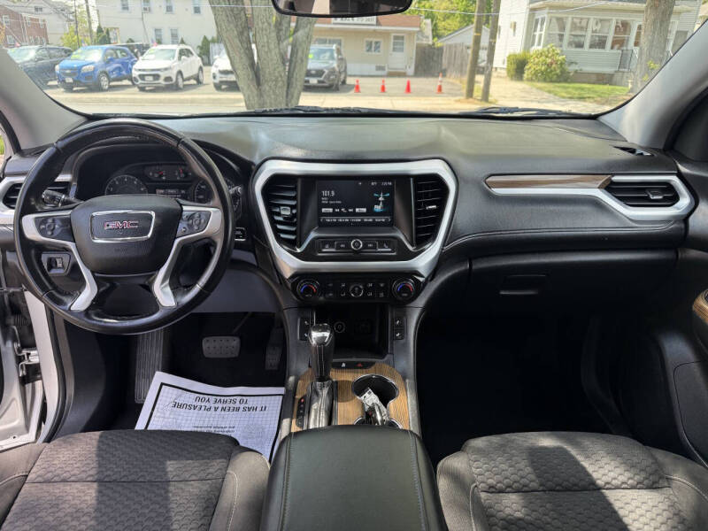 2019 GMC Acadia SLE-2
