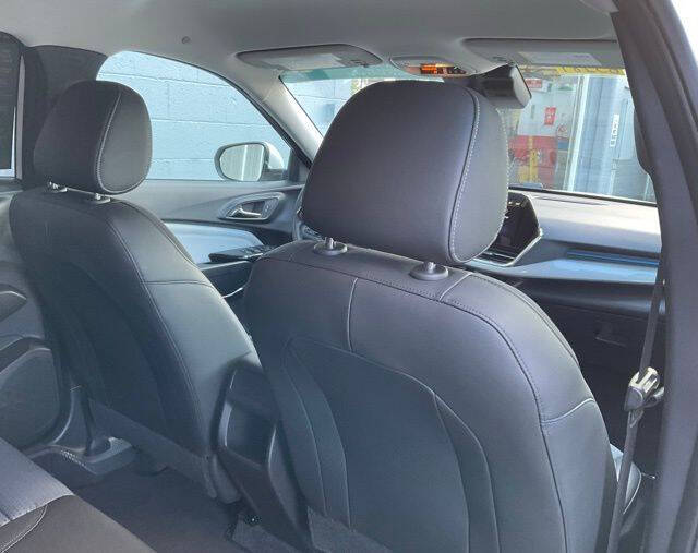 2025 Chevrolet Trax LT