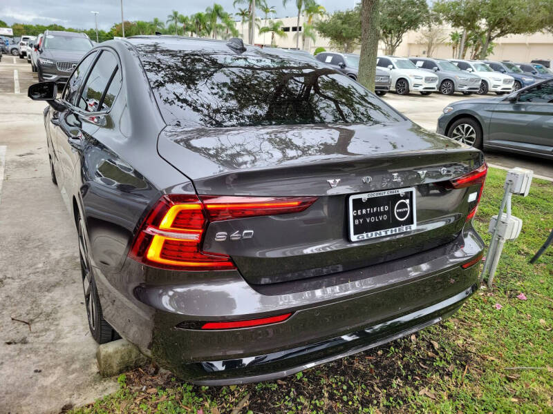 2024 Volvo S60 Recharge T8 Plus Dark Theme