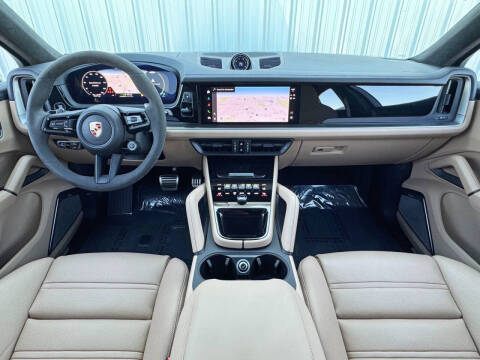 2024 Porsche Cayenne Turbo E-Hybrid Coupe