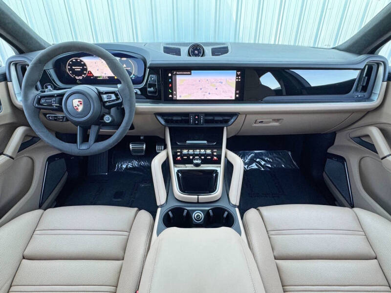 2024 Porsche Cayenne Turbo E-Hybrid Coupe