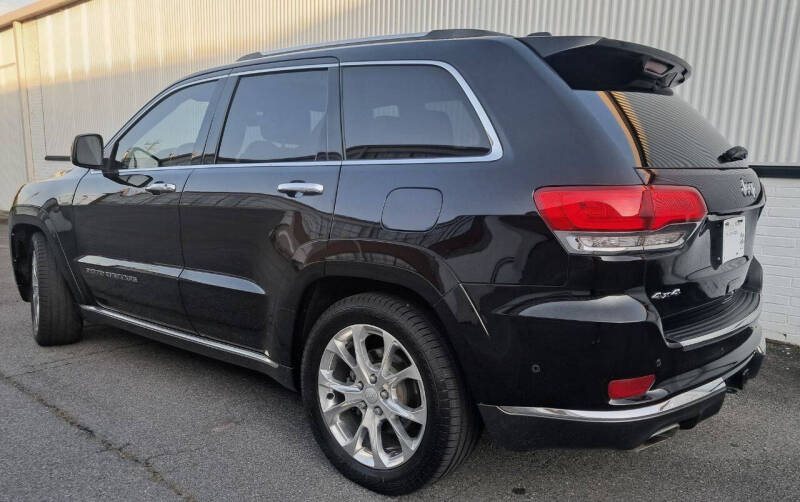 2020 Jeep Grand Cherokee Summit