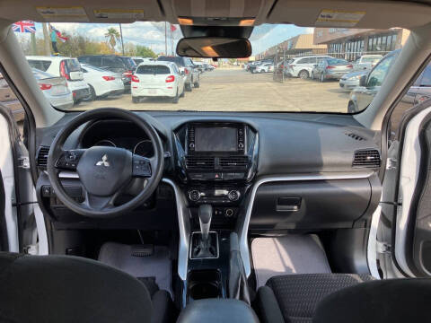 2022 Mitsubishi Eclipse Cross ES