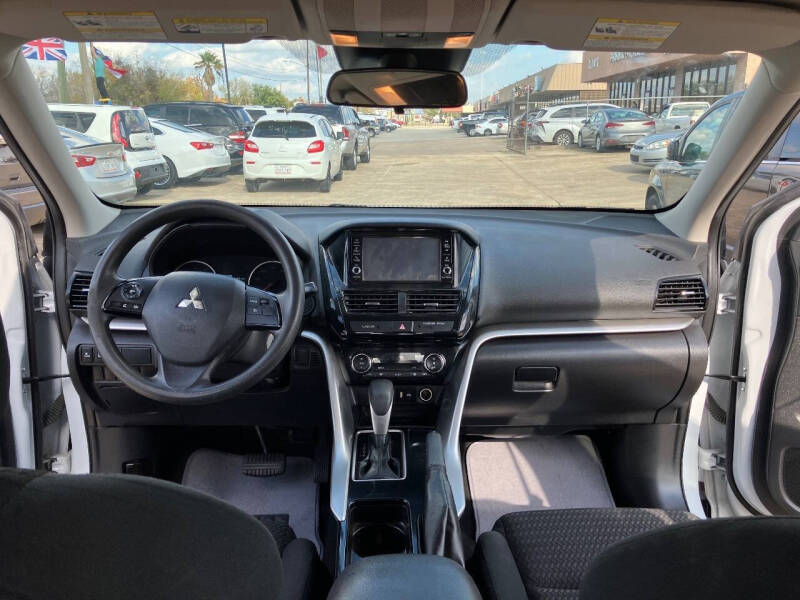 2022 Mitsubishi Eclipse Cross ES