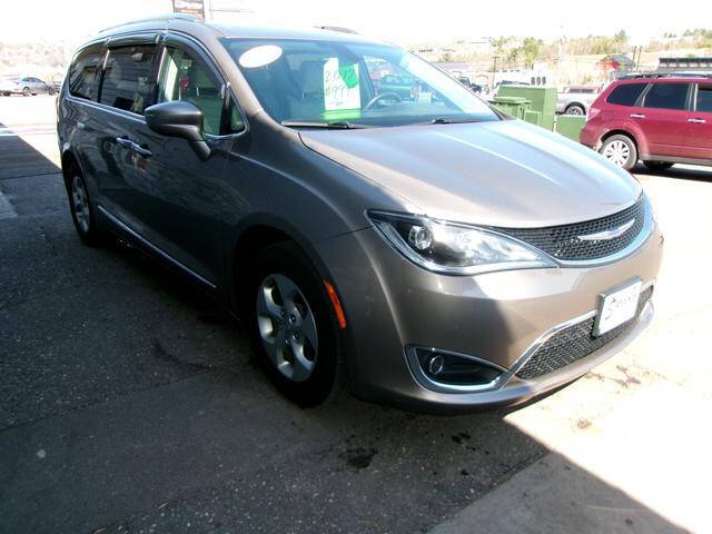 2017 Chrysler Pacifica Touring-L Plus